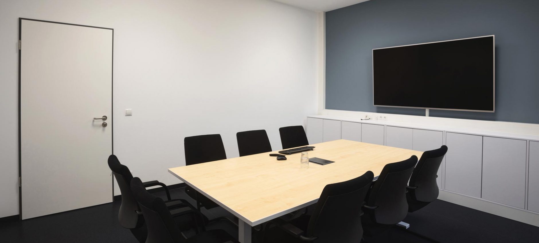 09_Haus4_Uniklinikum_Dresden_Besprechungsraum.jpg